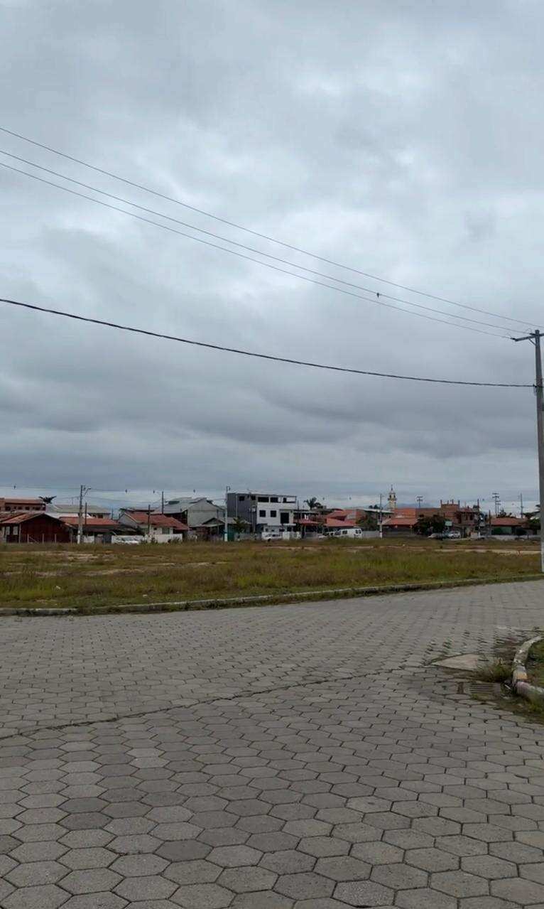  - Terrenos com otima localização